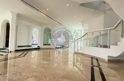 Villa - 5 Bedrooms - 6 Bathrooms for rent in Umm Suqeim 4 - Umm Suqeim - Dubai