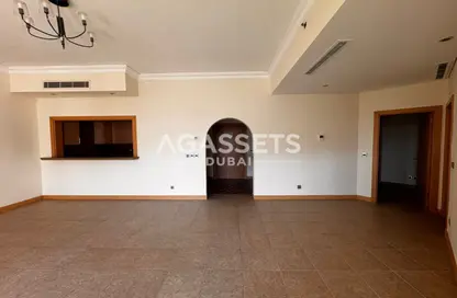 Apartment - 2 Bedrooms - 3 Bathrooms for rent in Al Khudrawi - Shoreline Apartments - Palm Jumeirah - Dubai