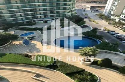 صورة لـ حوض سباحة شقة - 3 غرف نوم - 5 حمامات للبيع في أبراج الشاطئ - شمس أبوظبي - جزيرة الريم - أبوظبي ، صورة رقم 1