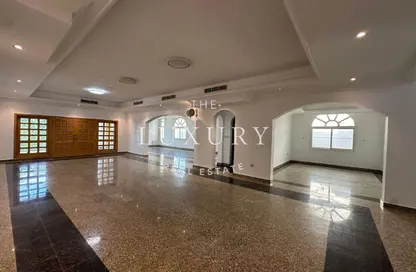 Villa - 5 Bedrooms - 7 Bathrooms for rent in Al Barsha South 2 - Al Barsha South - Al Barsha - Dubai