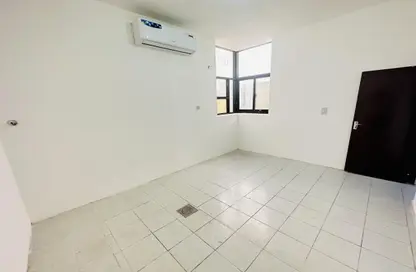 Empty Room image for: Villa - 1 Bedroom - 1 Bathroom for rent in Liwa Village - Al Musalla Area - Al Karamah - Abu Dhabi, Image 1