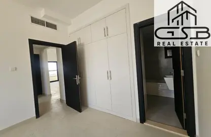 شقة - 2 غرف نوم - 3 حمامات للايجار في قرية الأميرة - عجمان