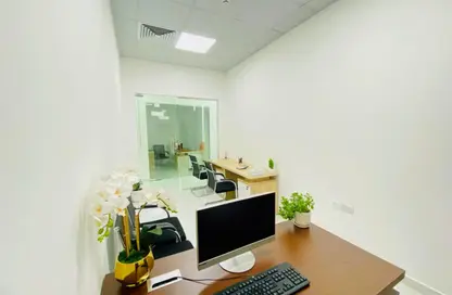 Office Space - Studio - 1 Bathroom for rent in Red Avenue - Al Garhoud - Dubai