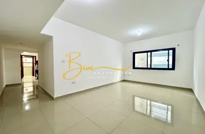 Apartment - 2 Bedrooms - 2 Bathrooms for rent in Tessco Building - Electra Street - Abu Dhabi
