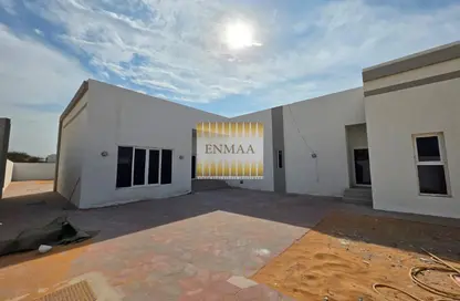 Villa - 5 Bedrooms - 7 Bathrooms for sale in Seih Al Ghubb - Ras Al Khaimah