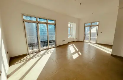 شقة - 3 غرف نوم - 3 حمامات للايجار في برج حمدان - الشارع الشرقي - شارع حمدان - أبوظبي