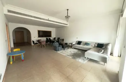 Apartment - 2 Bedrooms - 4 Bathrooms for rent in Al Hamri - Shoreline Apartments - Palm Jumeirah - Dubai