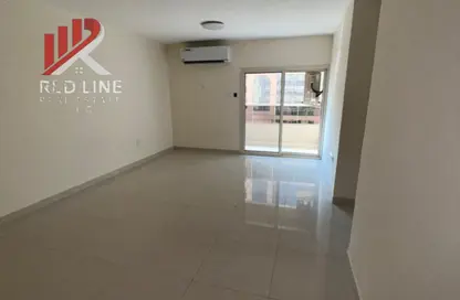 شقة - 2 غرف نوم - 2 حمامات للايجار في المجرة - الشارقة