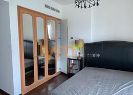 Room / Bedroom image for: Apartment - 1 bedroom - 2 bathrooms for rent in Marina Terrace - Dubai Marina - Dubai, Image 1