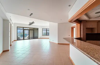 Kitchen image for: Apartment - 3 Bedrooms - 4 Bathrooms for sale in Al Sultana - Shoreline Apartments - Palm Jumeirah - Dubai, Image 1