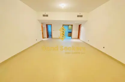 شقة - 2 غرف نوم - 3 حمامات للايجار في دانة بو ظبي - أبوظبي