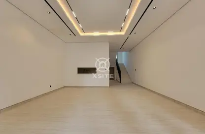 Villa - 5 Bedrooms - 6 Bathrooms for rent in Westar Terrace Garden - District 13 - Jumeirah Village Circle - Dubai Villa - 5 Bedrooms - 6 Bathrooms for rent in Westar Terrace Garden - District 13 - Jumeirah Village Circle - Dubai