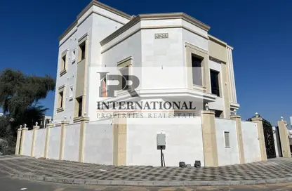 فيلا - 6 غرف نوم - 8 حمامات للايجار في الزاهية - عجمان