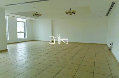 شقة - 3 غرف نوم - 3 حمامات للايجار في شارع حمدان - أبوظبي