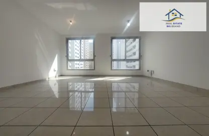 Apartment - 3 Bedrooms - 4 Bathrooms for rent in Tourist Club Area - Abu Dhabi