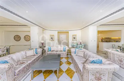 Living Room image for: Duplex - 4 Bedrooms - 6 Bathrooms for rent in Palazzo Versace - Culture Village - Dubai, Image 1
