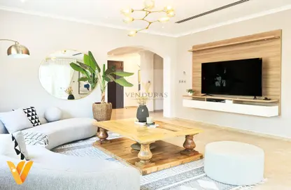 Villa - 3 Bedrooms - 5 Bathrooms for rent in Legacy - Jumeirah Park - Dubai