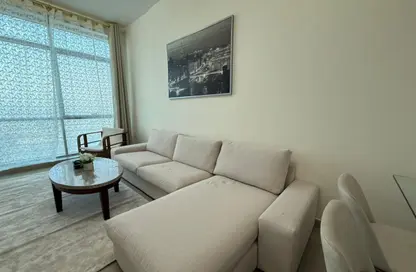 شقة - غرفة نوم - 2 حمامات للايجار في مساكن كورنيش عجمان - طريق كورنيش عجمان - عجمان