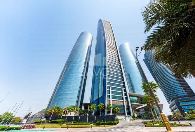 Apartment - 4 Bedrooms - 5 Bathrooms for rent in Etihad Tower 2 - Etihad Towers - Corniche Road - Abu Dhabi