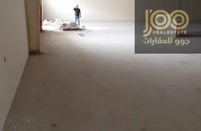 مستودع - استوديو - 5 حمامات للايجار في أم الثعوب - أم القيوين
