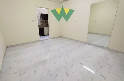 Apartment - Studio - 1 Bathroom for rent in Shakhbout City - Abu Dhabi