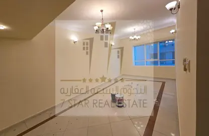 شقة - 3 غرف نوم - 4 حمامات للبيع في الخان - الشارقة