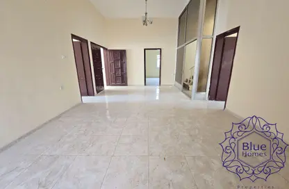 Villa - 5 Bedrooms - 4 Bathrooms for rent in Al Azra - Al Riqqa - Sharjah