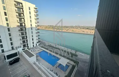 Pool image for: Apartment - 3 Bedrooms - 3 Bathrooms for sale in Waters Edge - Yas Island - Abu Dhabi, Image 1