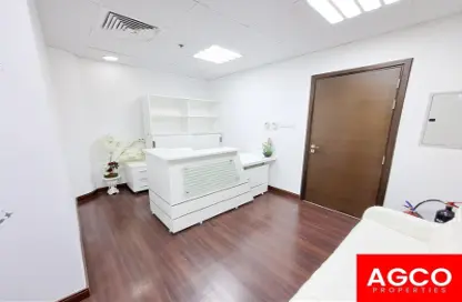 Office Space - Studio - 1 Bathroom for rent in Clover Bay Tower - Business Bay - Dubai