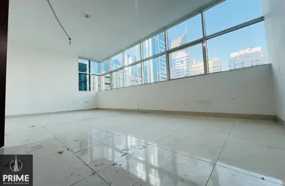 Apartment - 3 Bedrooms - 3 Bathrooms for rent in Hamdan Tower - East Corniche road - Hamdan Street - Abu Dhabi