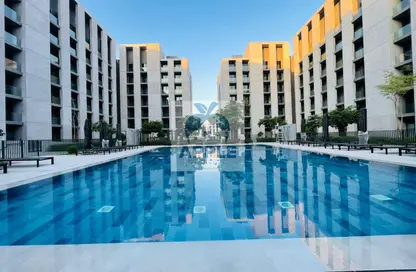 شقة - غرفة نوم - 2 حمامات للبيع في الطراز - حي نسيج - الجادة - الشارقة