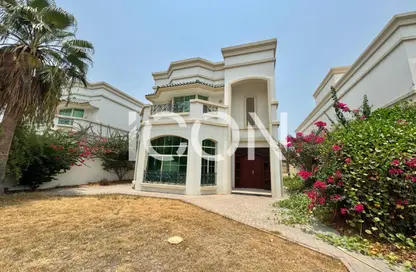 Villa - Studio - 5 Bathrooms for rent in Jumeirah 1 - Jumeirah - Dubai