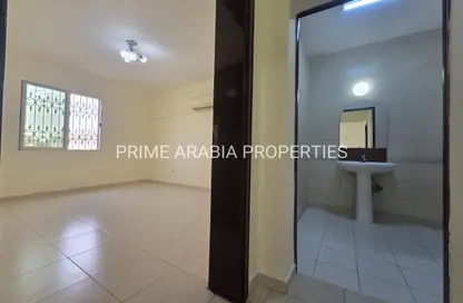 Apartment - 1 Bedroom - 1 Bathroom for rent in Hadbat Al Zafranah - Muroor Area - Abu Dhabi