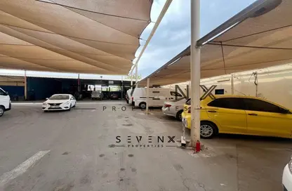 Warehouse - Studio - 1 Bathroom for rent in Umm Ramool - Dubai