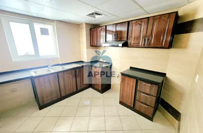 شقة - 2 غرف نوم - 2 حمامات للايجار في بناية مويليح 3 - مويلح - الشارقة