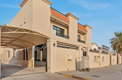 Villa - Studio - 4 Bathrooms for rent in Al Azra - Al Riqqa - Sharjah
