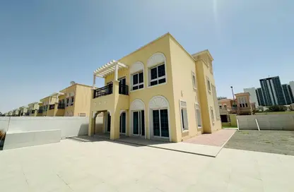Villa - 2 Bedrooms - 4 Bathrooms for rent in District 16 - Jumeirah Village Circle - Dubai