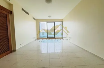 Apartment - 3 Bedrooms - 3 Bathrooms for rent in Silver Sands 2 - Mankhool - Bur Dubai - Dubai