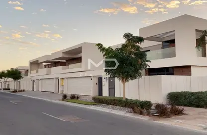 Villa - 5 Bedrooms - 7 Bathrooms for sale in West Yas - Yas Island - Abu Dhabi