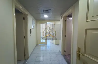 شقة - 3 غرف نوم - 4 حمامات للايجار في شارع إلكترا - أبوظبي