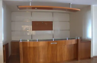 Office Space - Studio - 1 Bathroom for rent in Jumeirah 1 - Jumeirah - Dubai