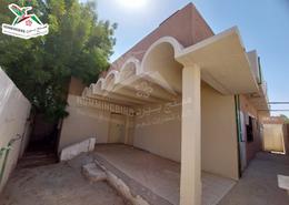 Villa - 3 bedrooms - 3 bathrooms for rent in Central District - Al Ain
