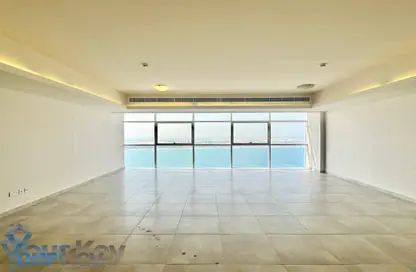 Penthouse - 3 Bedrooms - 4 Bathrooms for rent in Al Falah Tower - Corniche Road - Abu Dhabi