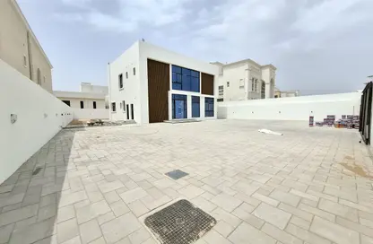 Villa - 5 Bedrooms - 6 Bathrooms for rent in Madinat Al Riyad - Abu Dhabi