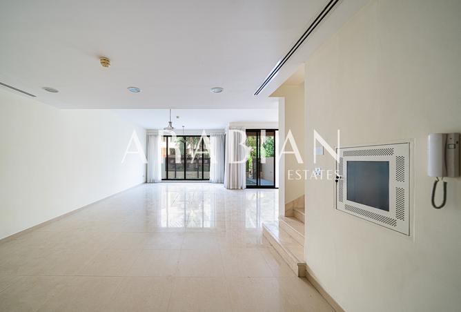 15593204 - Property Main Image