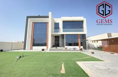 Villa - 4 Bedrooms - 5 Bathrooms for rent in Al Aweer 1 - Al Aweer - Dubai