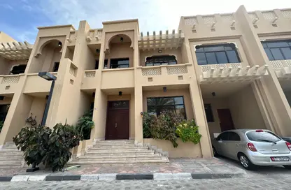 Villa - 4 Bedrooms - 5 Bathrooms for rent in Al Mushrif - Abu Dhabi