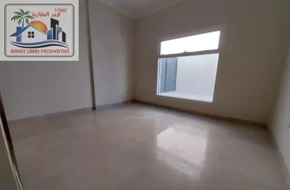 Apartment - 2 Bedrooms - 3 Bathrooms for rent in Al Qulaya'ah - Al Sharq - Sharjah