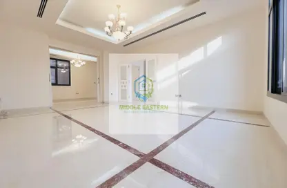 Empty Room image for: Villa - 5 Bedrooms for rent in Al Karamah - Abu Dhabi, Image 1