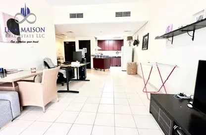 شقة - غرفة نوم - 2 حمامات للايجار في ميد ٩٠ - طراز البحر المتوسط - ديسكفري غاردنز - دبي